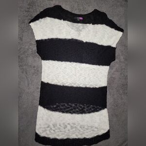 LYS One size women's short sleeve knit sweater black & white striped